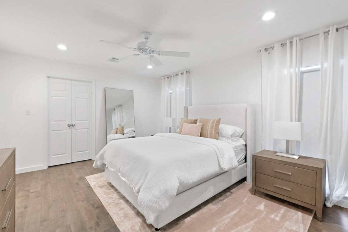 Travis Heights Home w/ Pool, Screened porch & Walk to South Congress